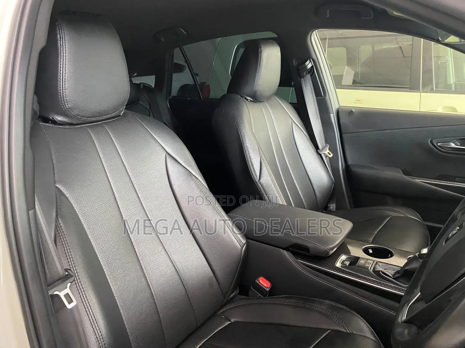 Toyota Crown 2018 White