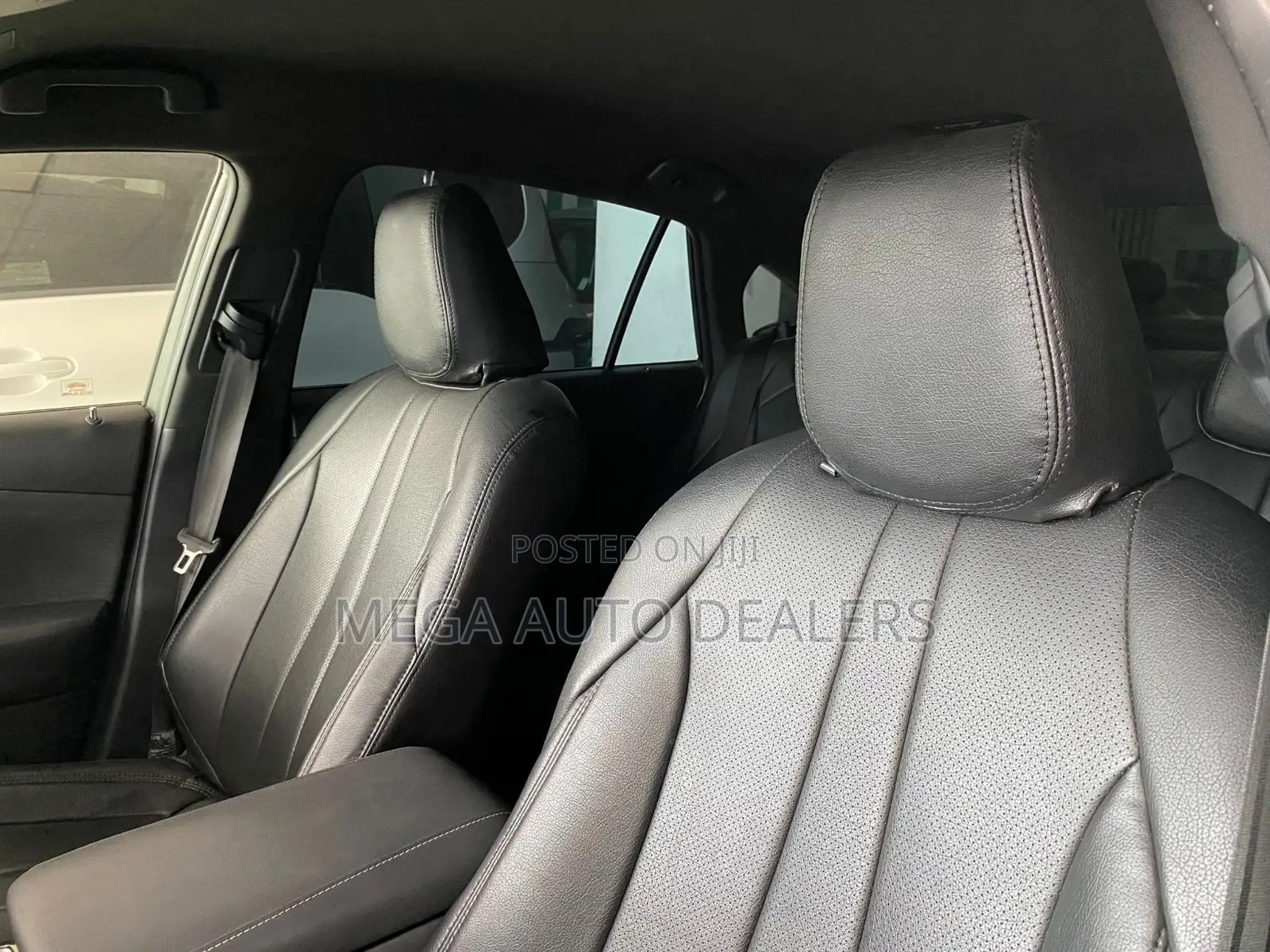Toyota Crown 2018 White
