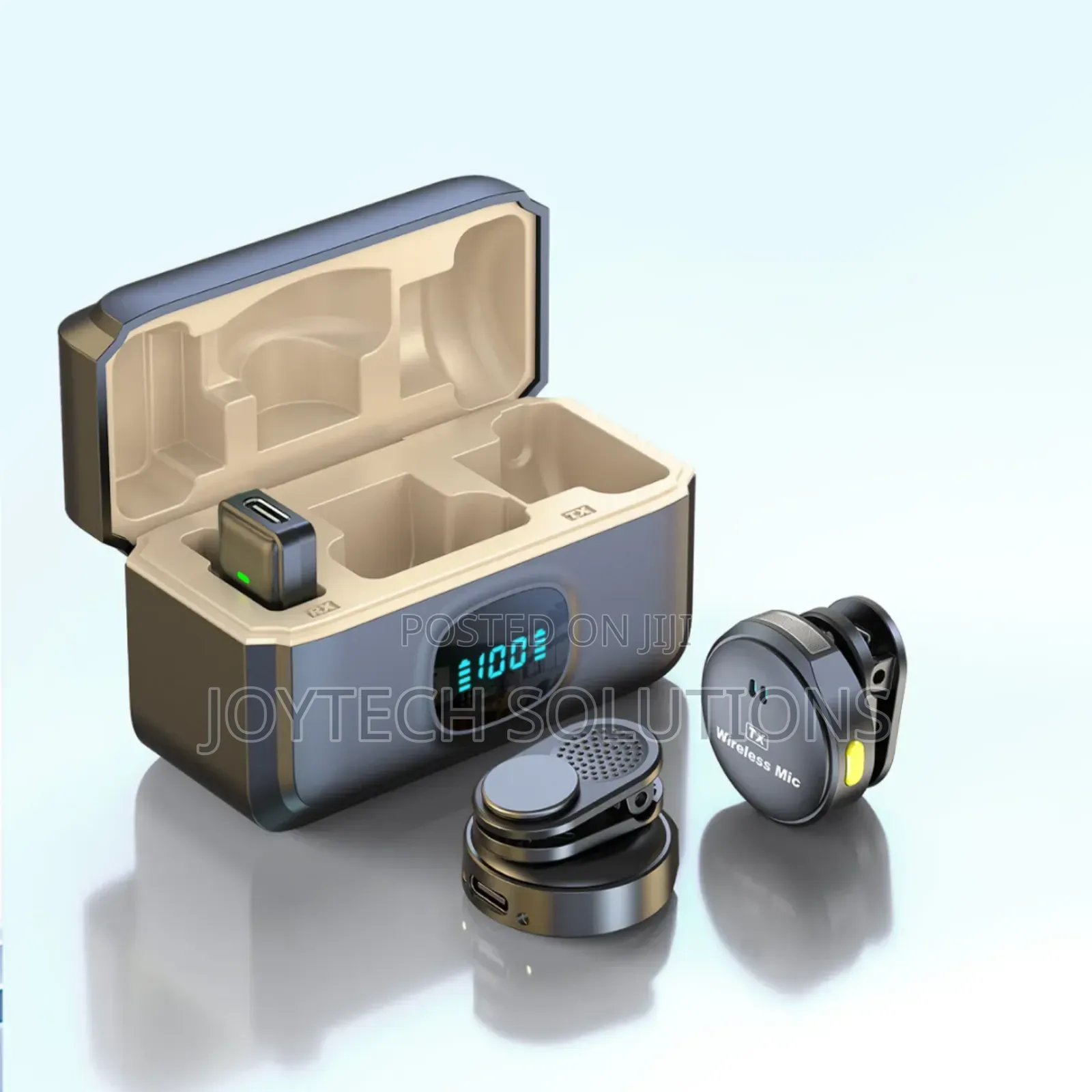 Buttons Like Wireless Microphone With A Noise Cancellations Q8