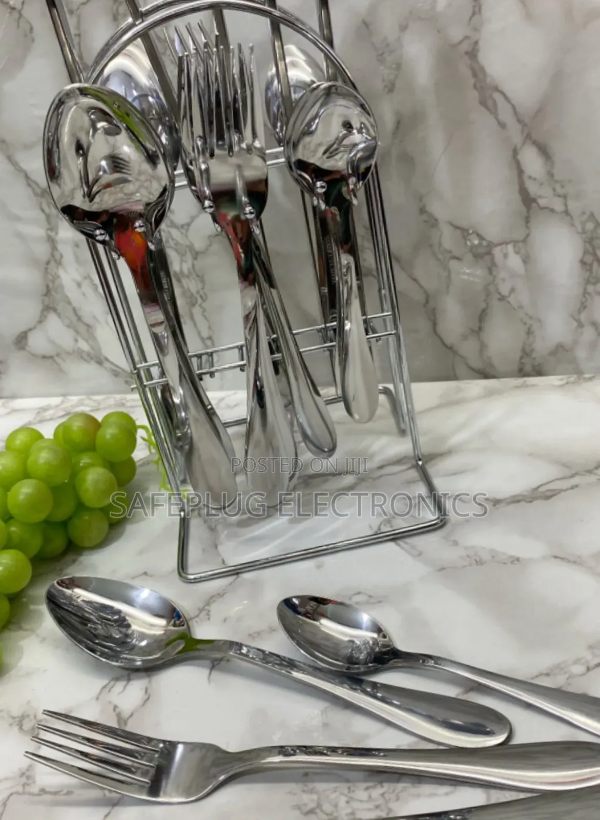 24-Piece Silver Cutlery Spoons