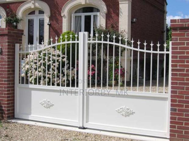 Simple Steel Swing Gate | Minimal Strong
