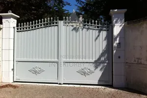 Decorative Iron Swing Gate | Artistic Metalwork