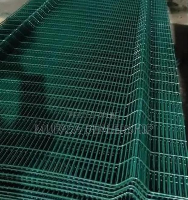 Durable Anticlimb/Anticlimbing Fence - main view