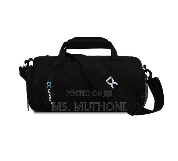 High Quality Large Gym / Duffle Bag With a Shoe Compartment - thumbnail 5