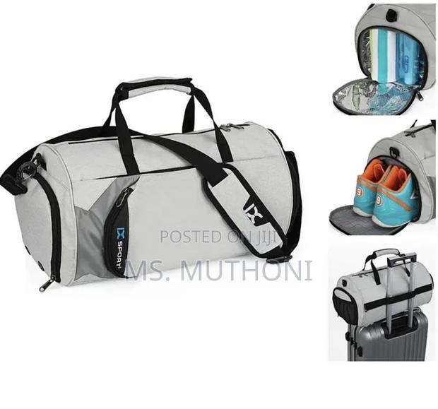 High Quality Large Gym / Duffle Bag With a Shoe Compartment - thumbnail 3
