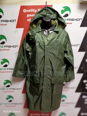 Plain Raincoat With Inner Lining – Waterproof & Comfortable