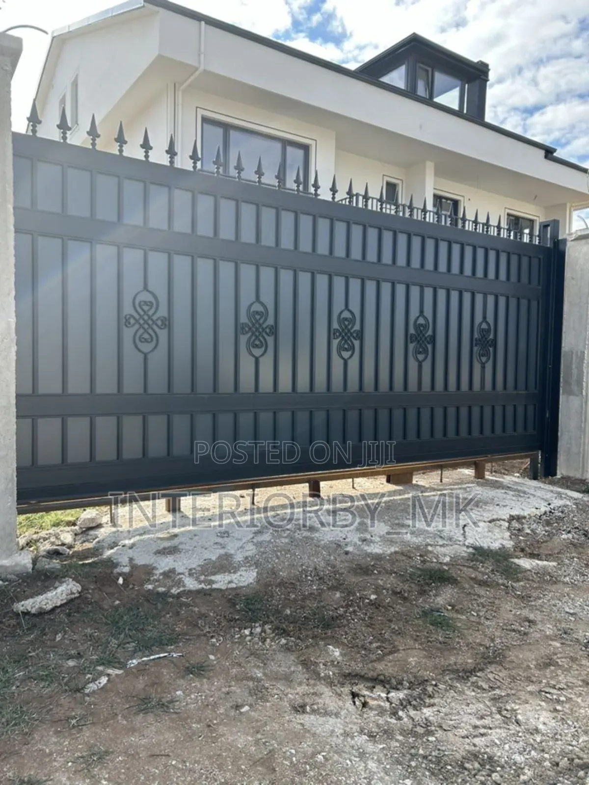 Flat Sheet Sliding Gate | Minimal Modern Look