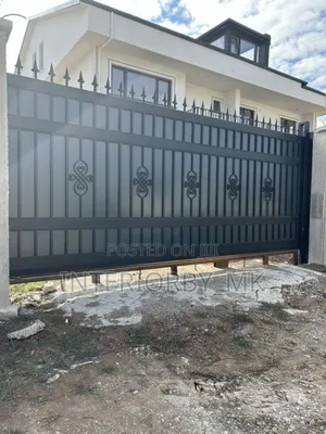 Flat Sheet Sliding Gate | Minimal Modern Look