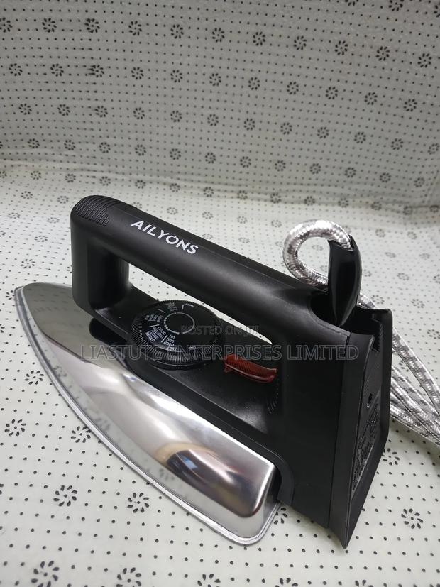 Ailyons 1000w Dry Iron - Adjustable Heat Control