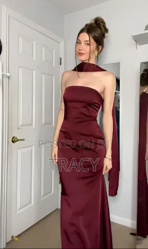 Classy Elegant Sleeveless Dress With Scarf