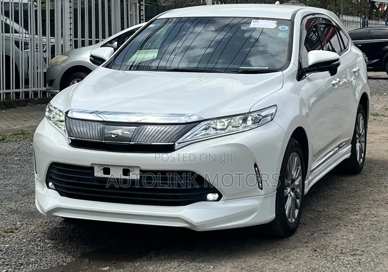 Toyota Harrier 2.0 2018 White