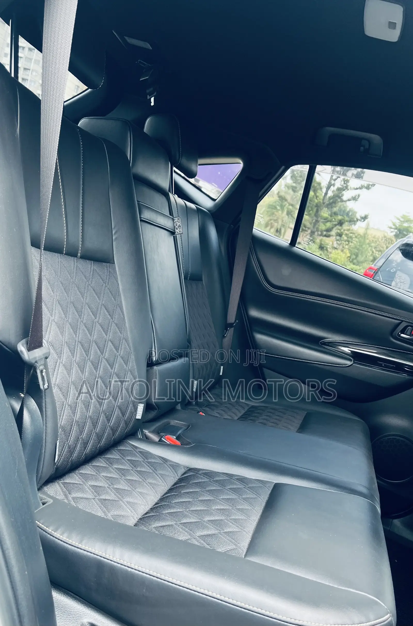 Toyota Harrier 2.0 2018 White