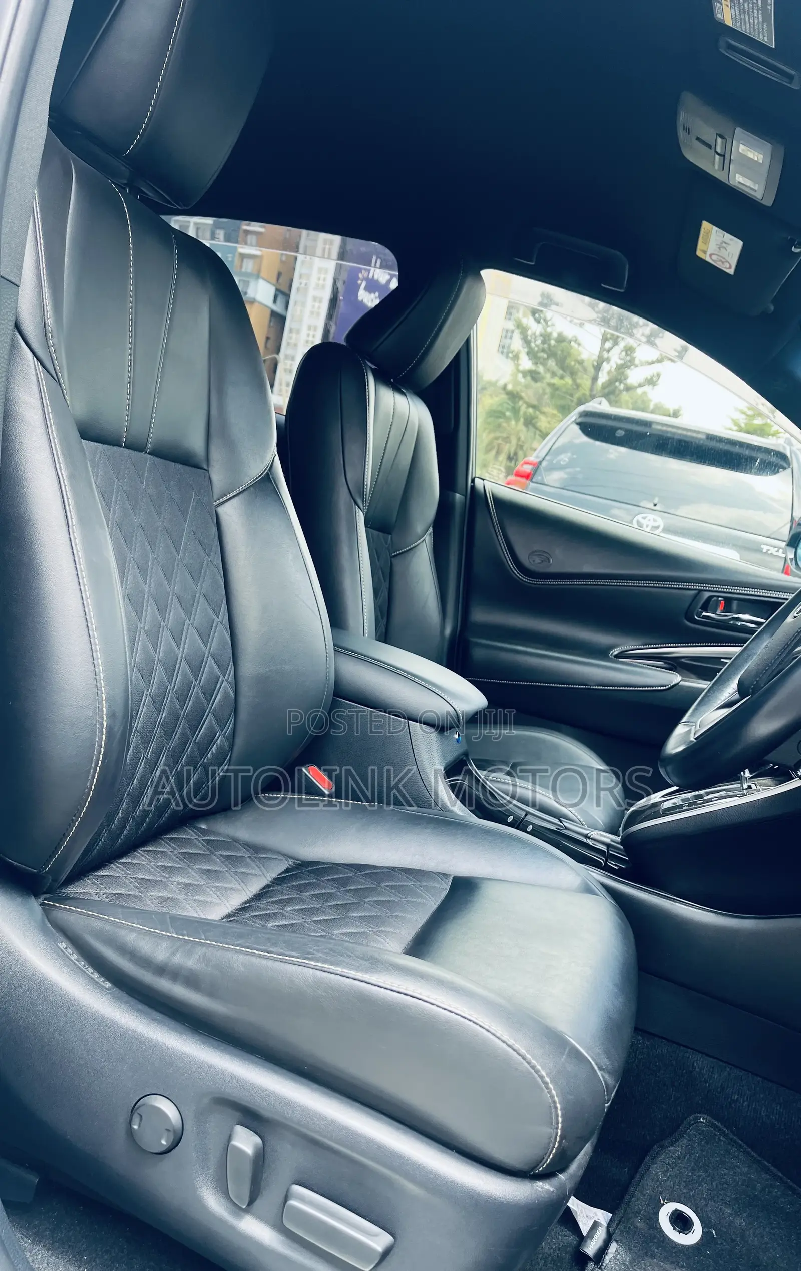 Toyota Harrier 2.0 2018 White