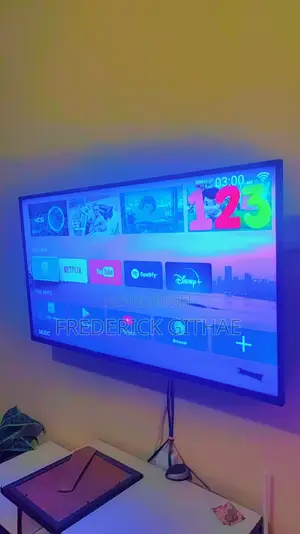 It's a Smart Tv 43 Inch, in Good Condition