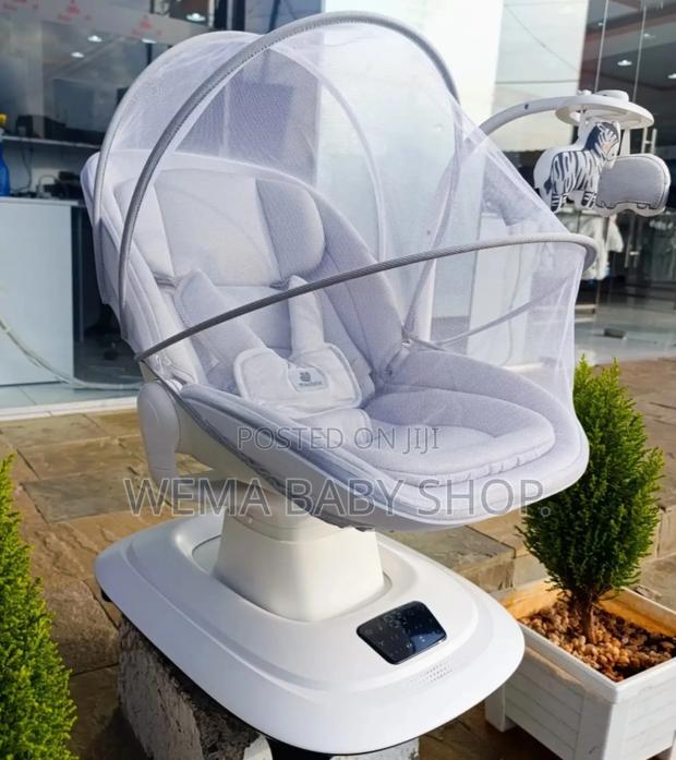 3 in 1 Deluxe Multi-Motion Baby Cradle/Swing/Bouncer/Bassinet.
