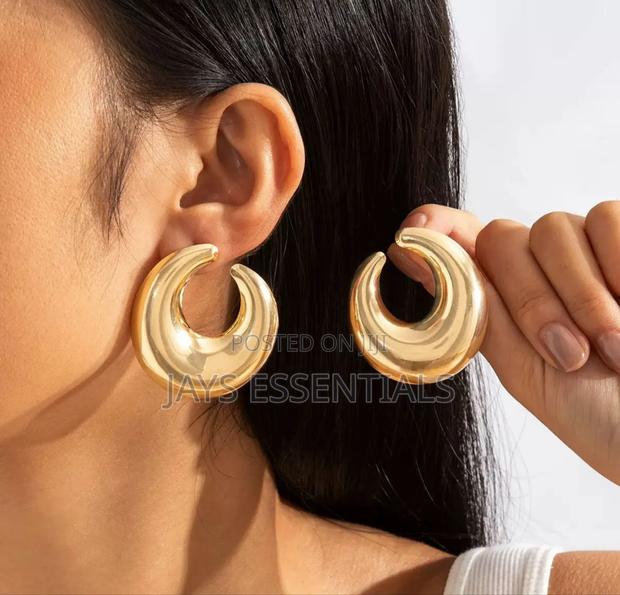 Transform Your Looks With Our Earrings - thumbnail 17