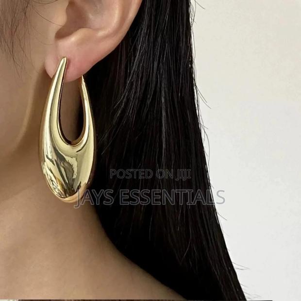 Transform Your Looks With Our Earrings - thumbnail 18