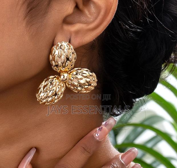 Transform Your Looks With Our Earrings - thumbnail 19