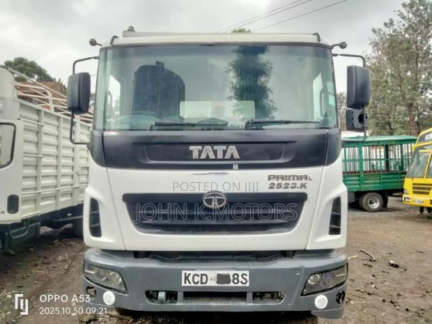 Tata Prima 2523 Tipper ,2015 Model - thumbnail 2