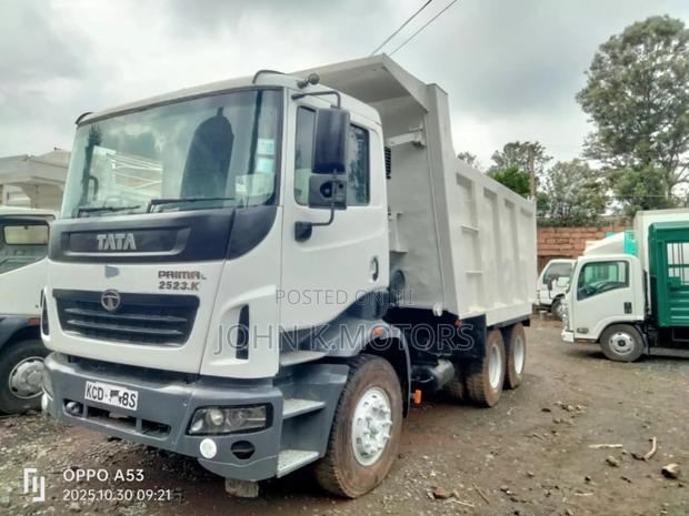 Tata Prima 2523 Tipper ,2015 Model - thumbnail 3
