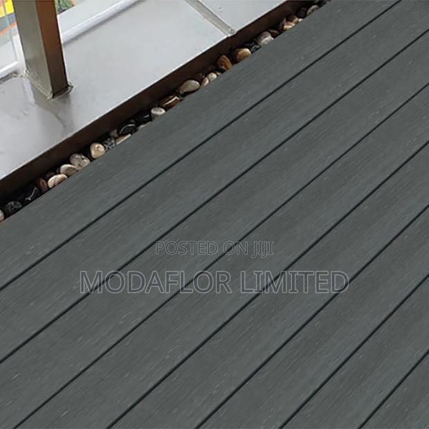Strong Stylish WPC Decking Termite Proof, Anti-Slip Easy to Install