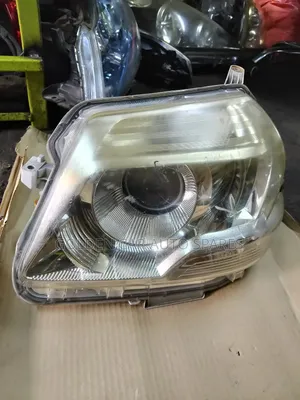 Toyota Sienta Xenon Headlight