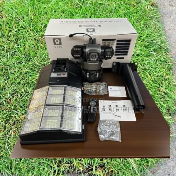 Outdoor Solar PTZ 4g Triple Lens Smart Street Light With Ai Detection