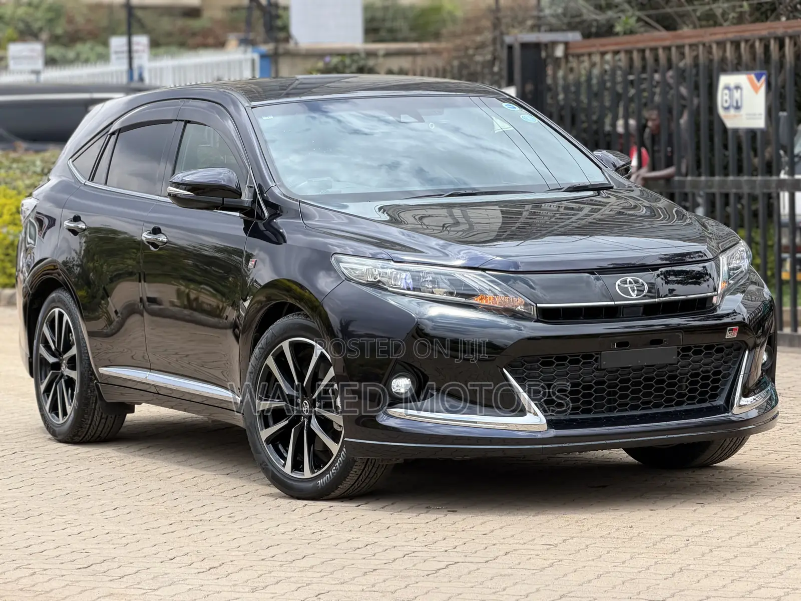 Toyota Harrier 2.0 2019 Black
