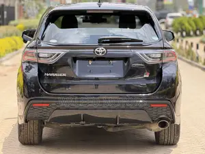 Toyota Harrier 2.0 2019 Black