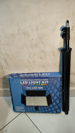 Photo and Video Professional Led Pro800 and the Tripod Stand