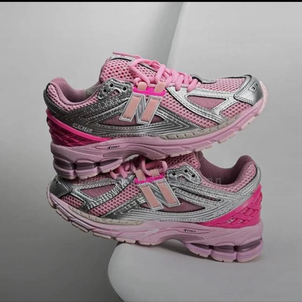 New Balance 1906 Sneakers