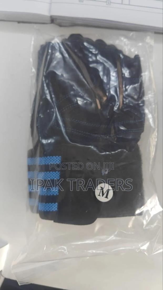 Weight Lifting Gloves
Good Quality - thumbnail 2