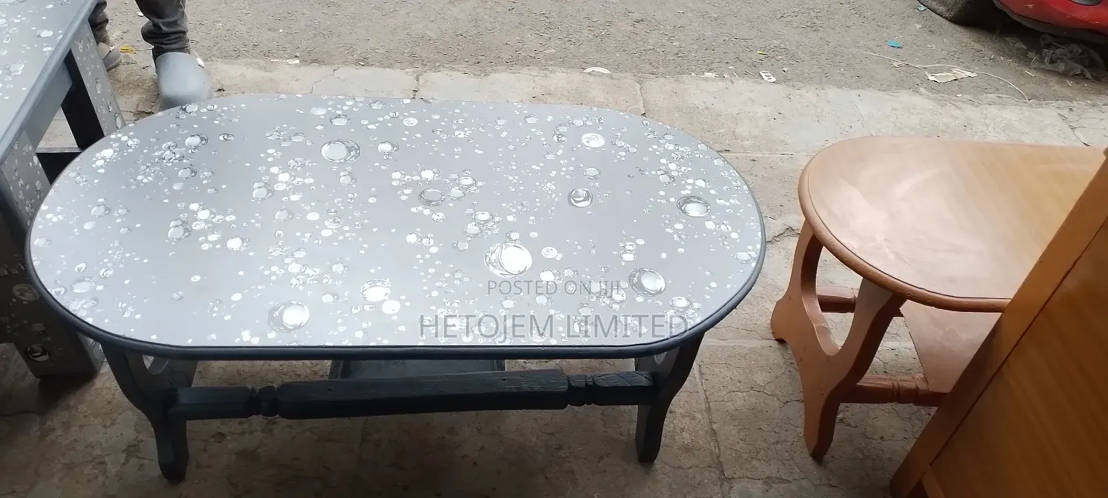 Modern Oval Coffee Table – Elegant Living Room Design