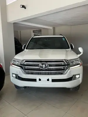 Toyota Land Cruiser 4.6 V8 ZX 2018 White