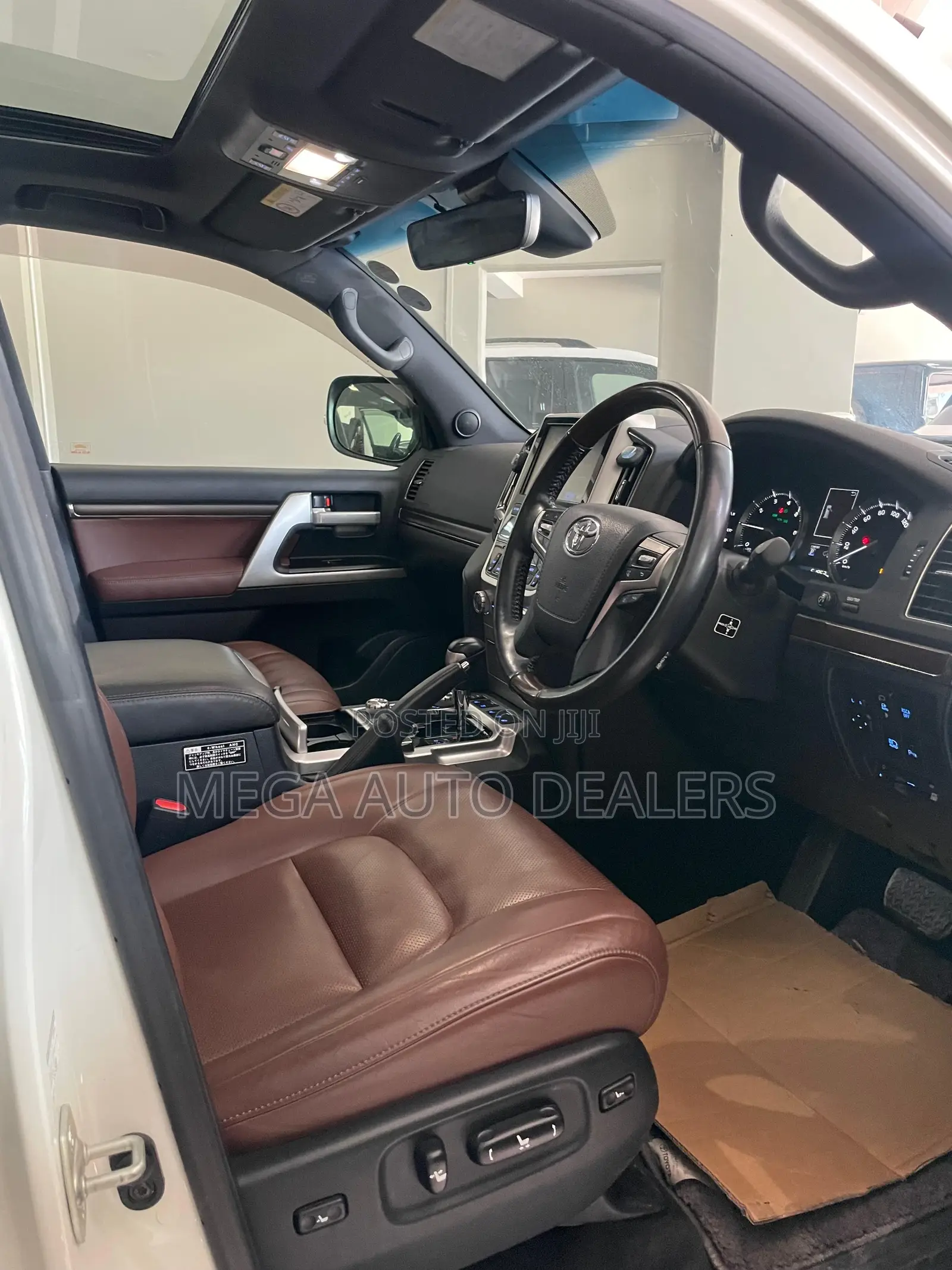 Toyota Land Cruiser 4.6 V8 ZX 2018 White