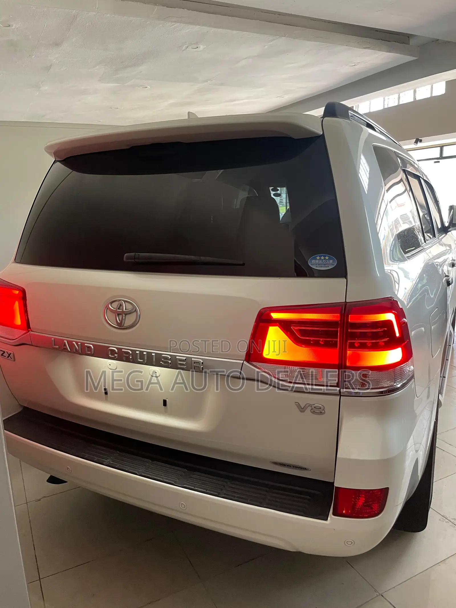 Toyota Land Cruiser 4.6 V8 ZX 2018 White