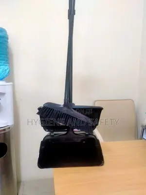 Lobby Dustpan With Brush (Black)
