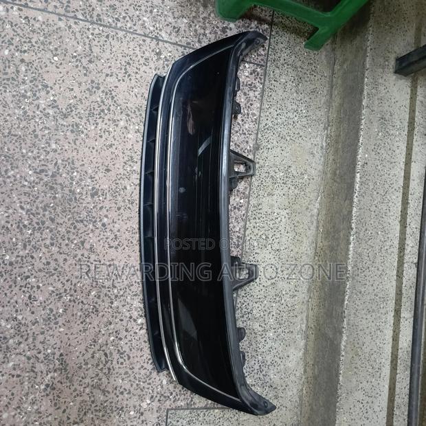 Harrier 2018 Grille - thumbnail 3