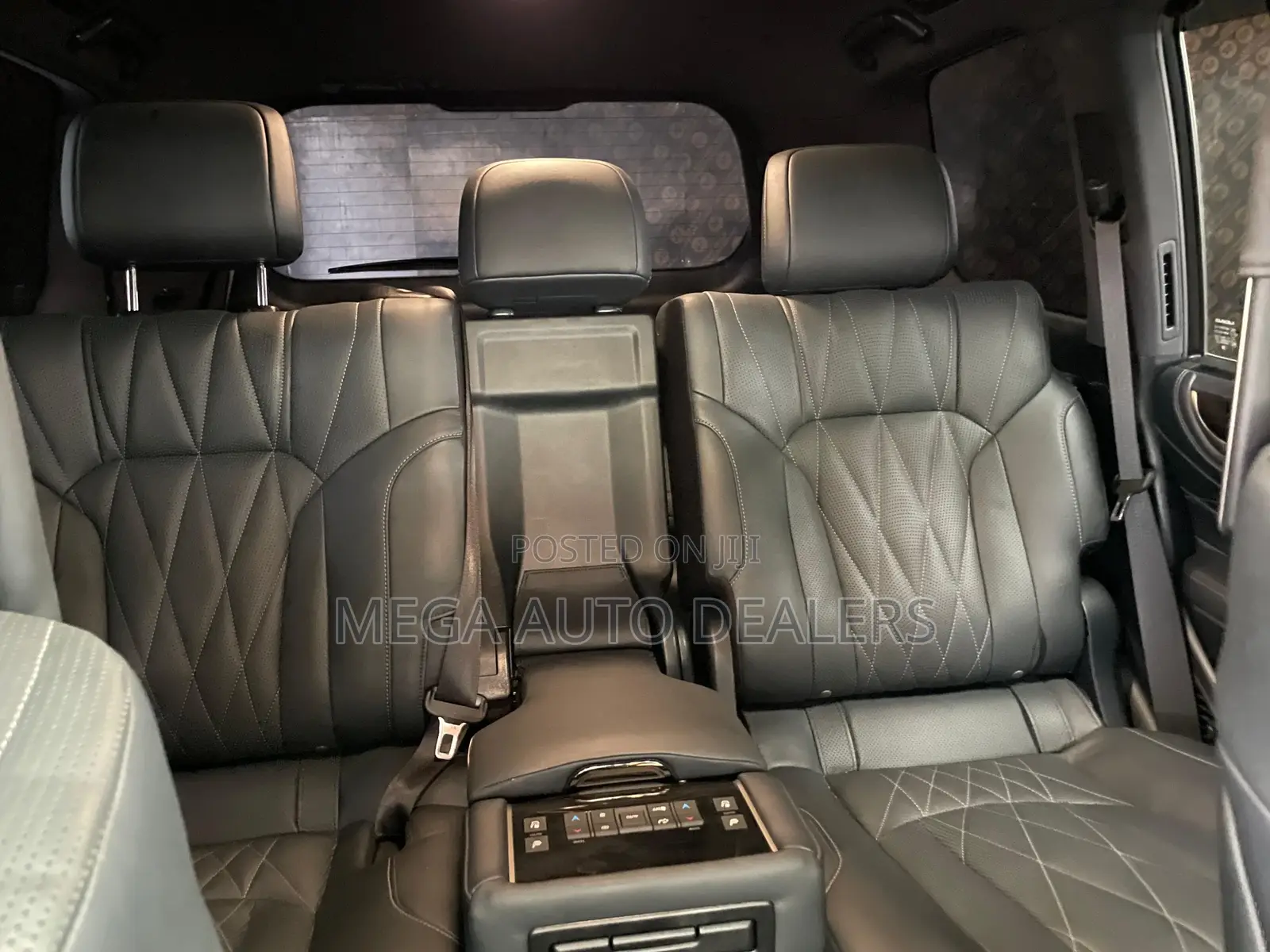 Lexus LX 570 (5 seats) AWD 2018 White