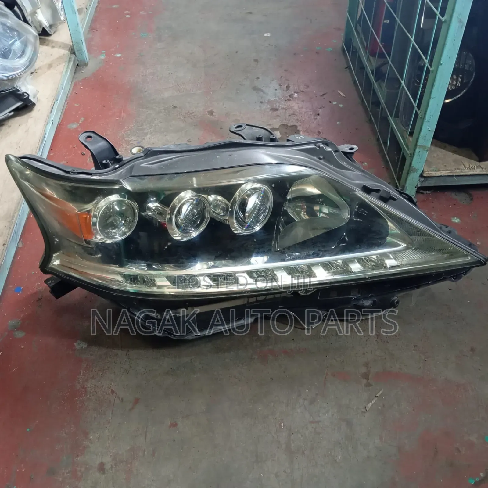 Lexus 450 (No 91)Headlight