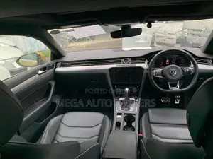 Volkswagen Arteon 2019 Yellow