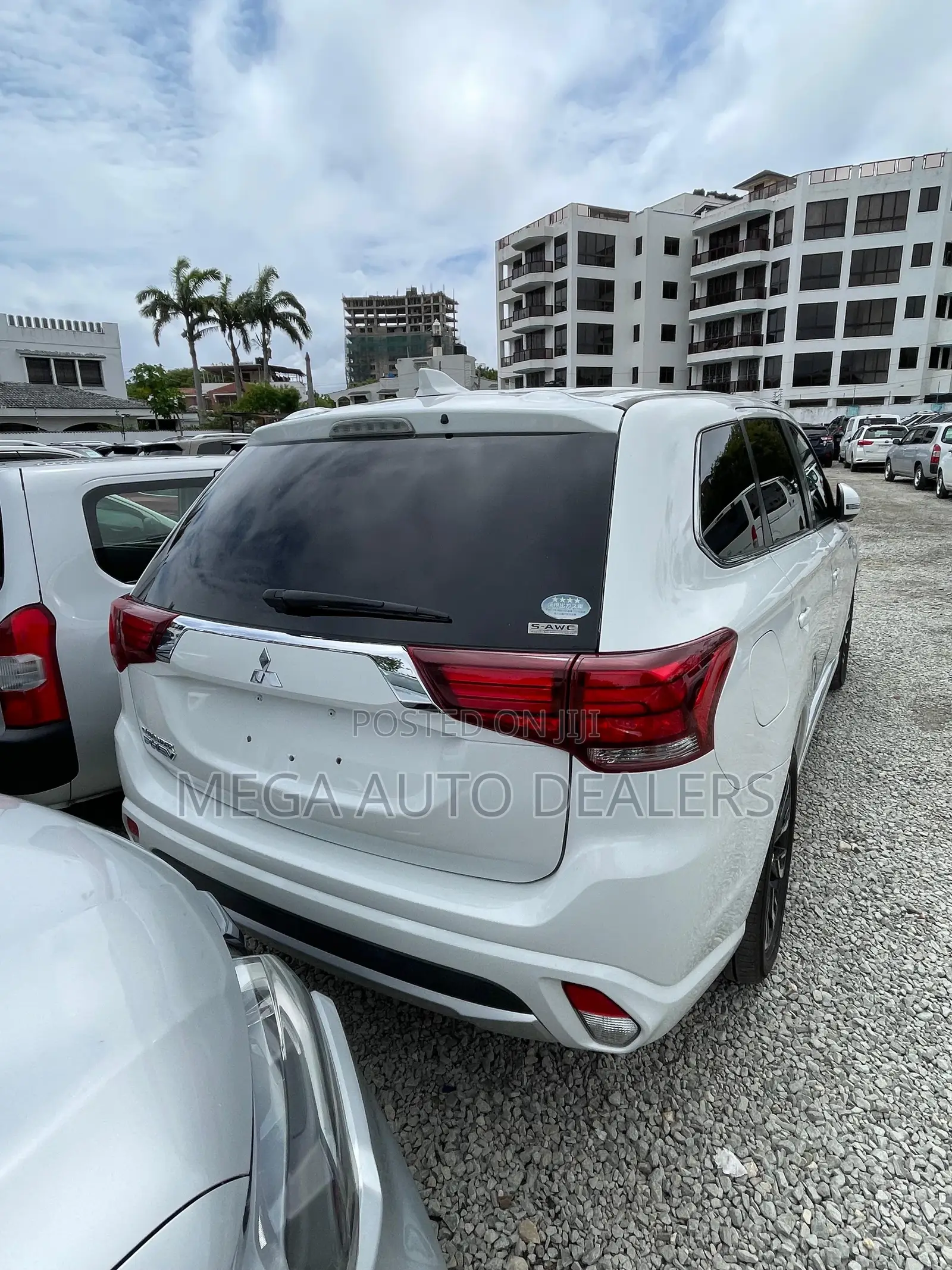 Mitsubishi Outlander 2018 White