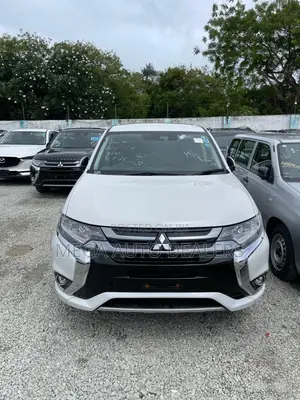 Mitsubishi Outlander 2018 White
