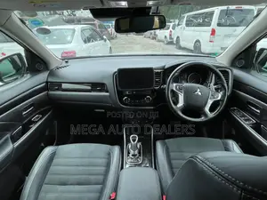 Mitsubishi Outlander 2018 White