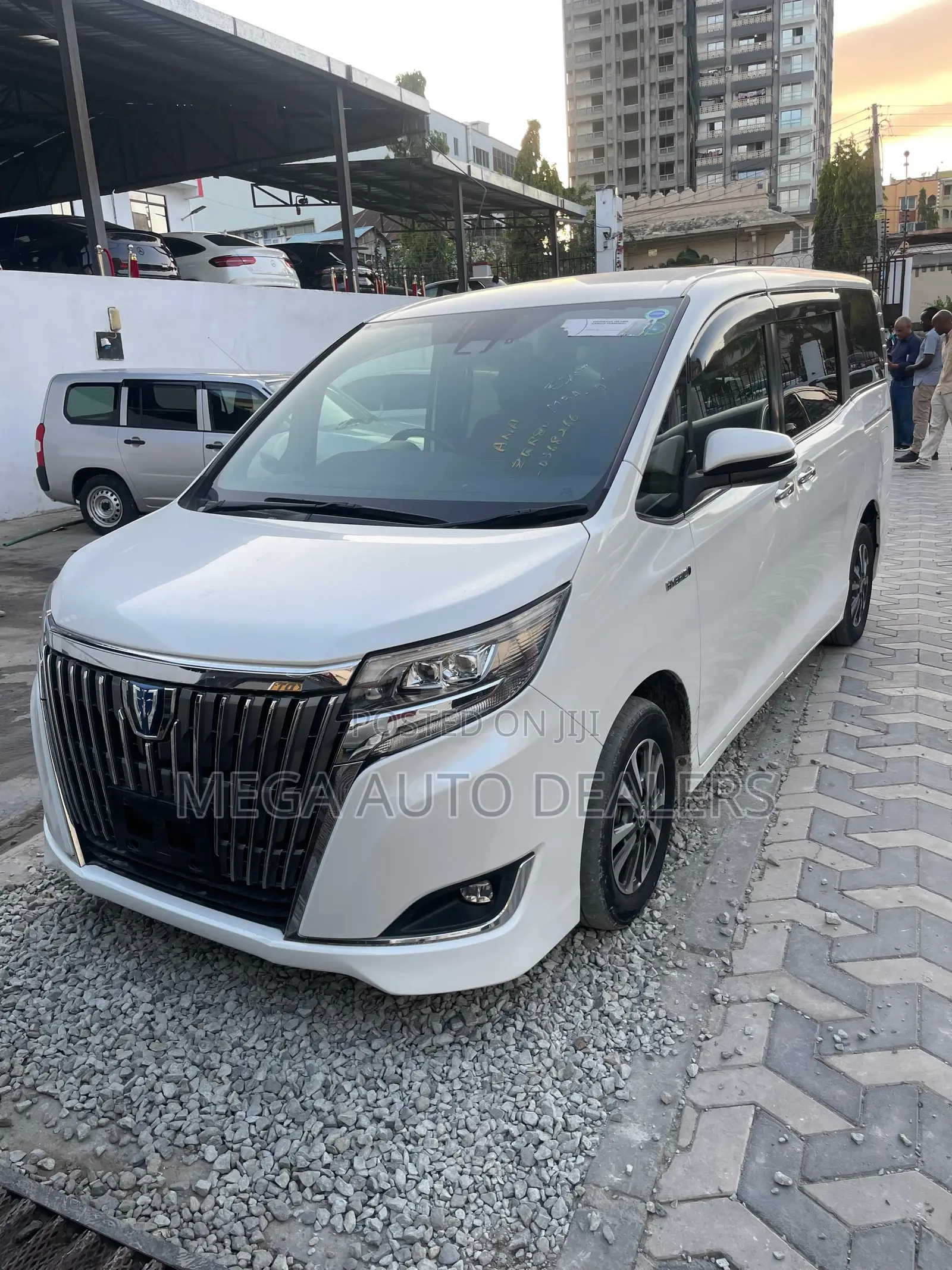 Toyota Esquire 2018 White