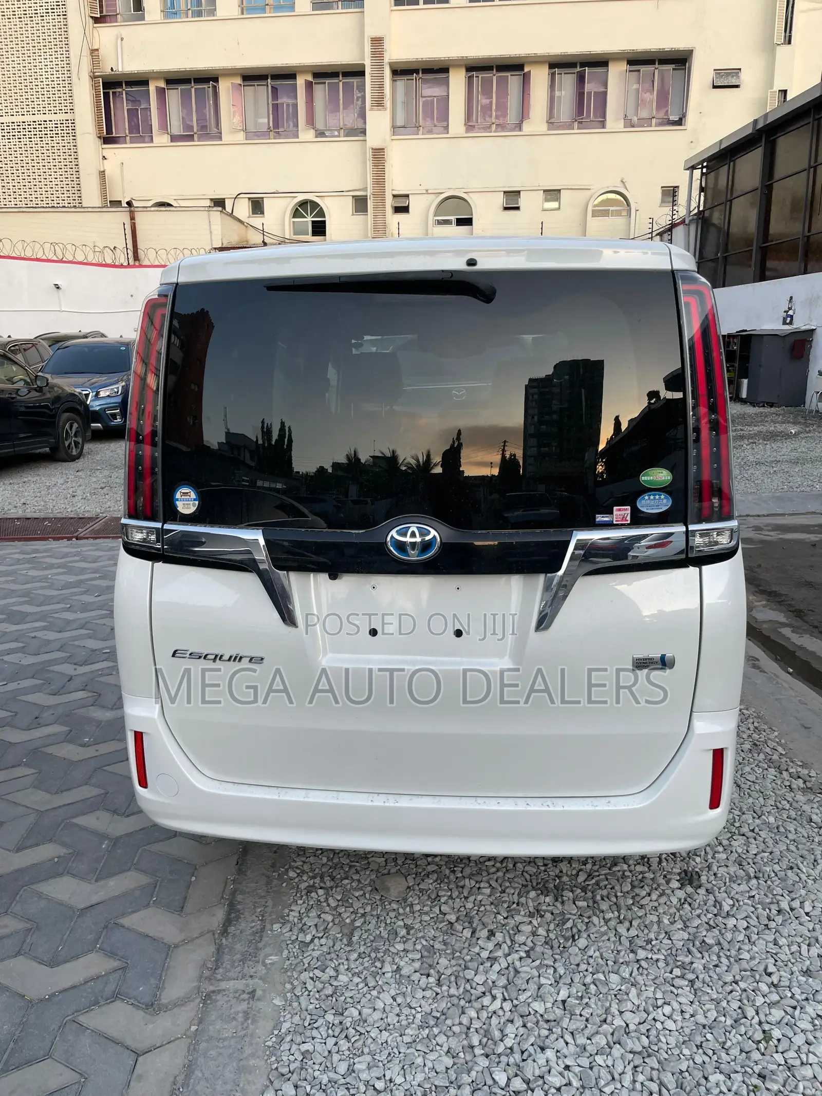 Toyota Esquire 2018 White