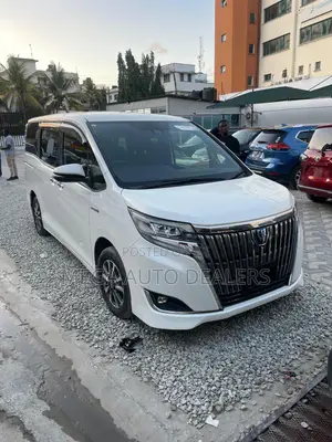 Toyota Esquire 2018 White