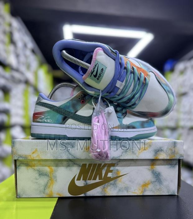 Nike Sb Dunk Low X Futura Laboratories Size Size 36-45 - thumbnail 5