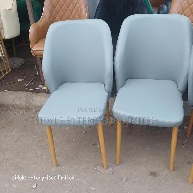 Grey Hotel Seats - thumbnail 3