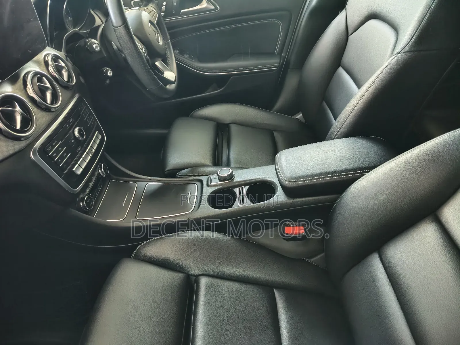 Mercedes-Benz GLA-Class 2019 White